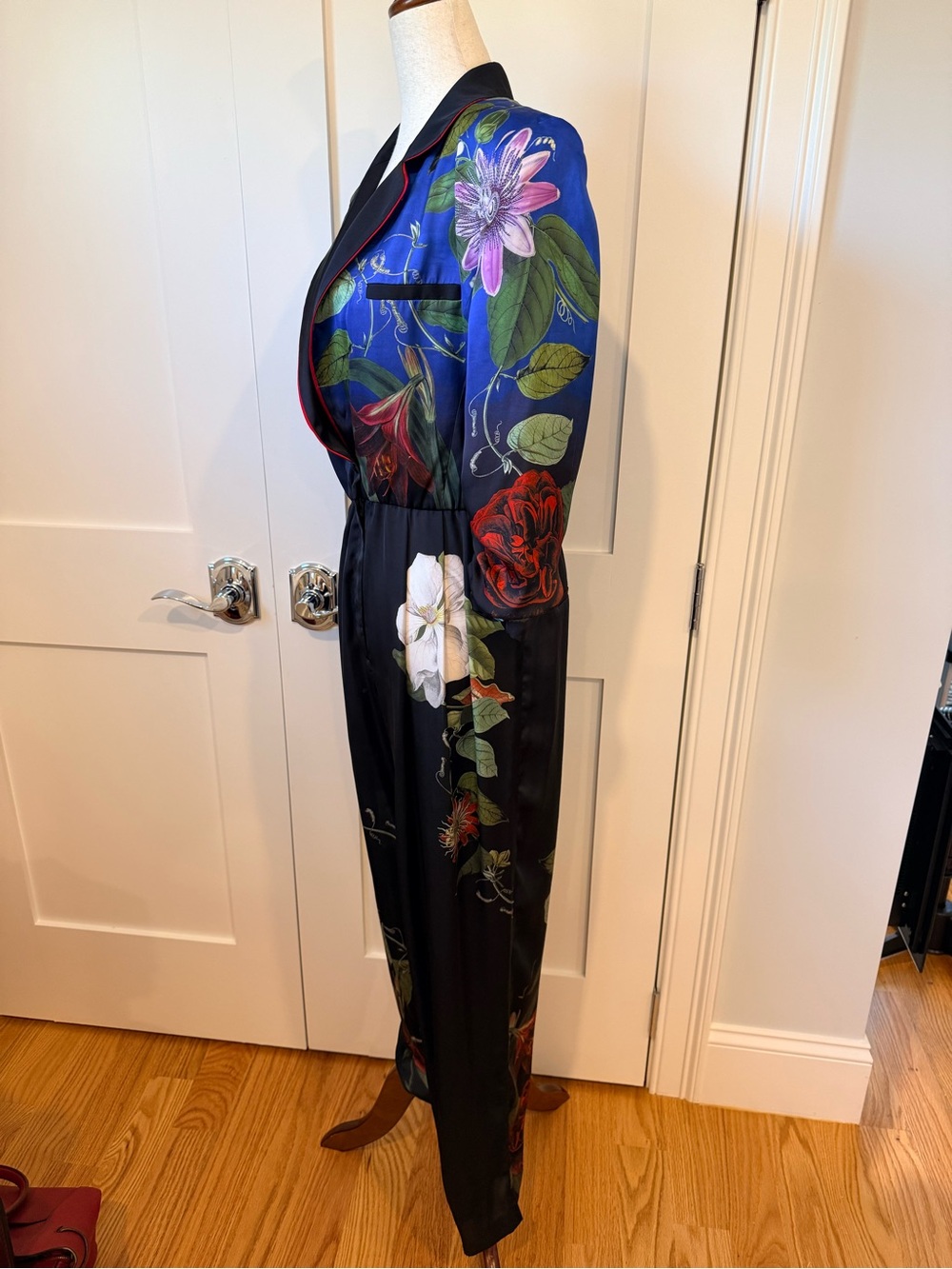 Alice + Olivia Louetta Black Floral Jumpsuit with Blue Accents - Picture 8 of 16